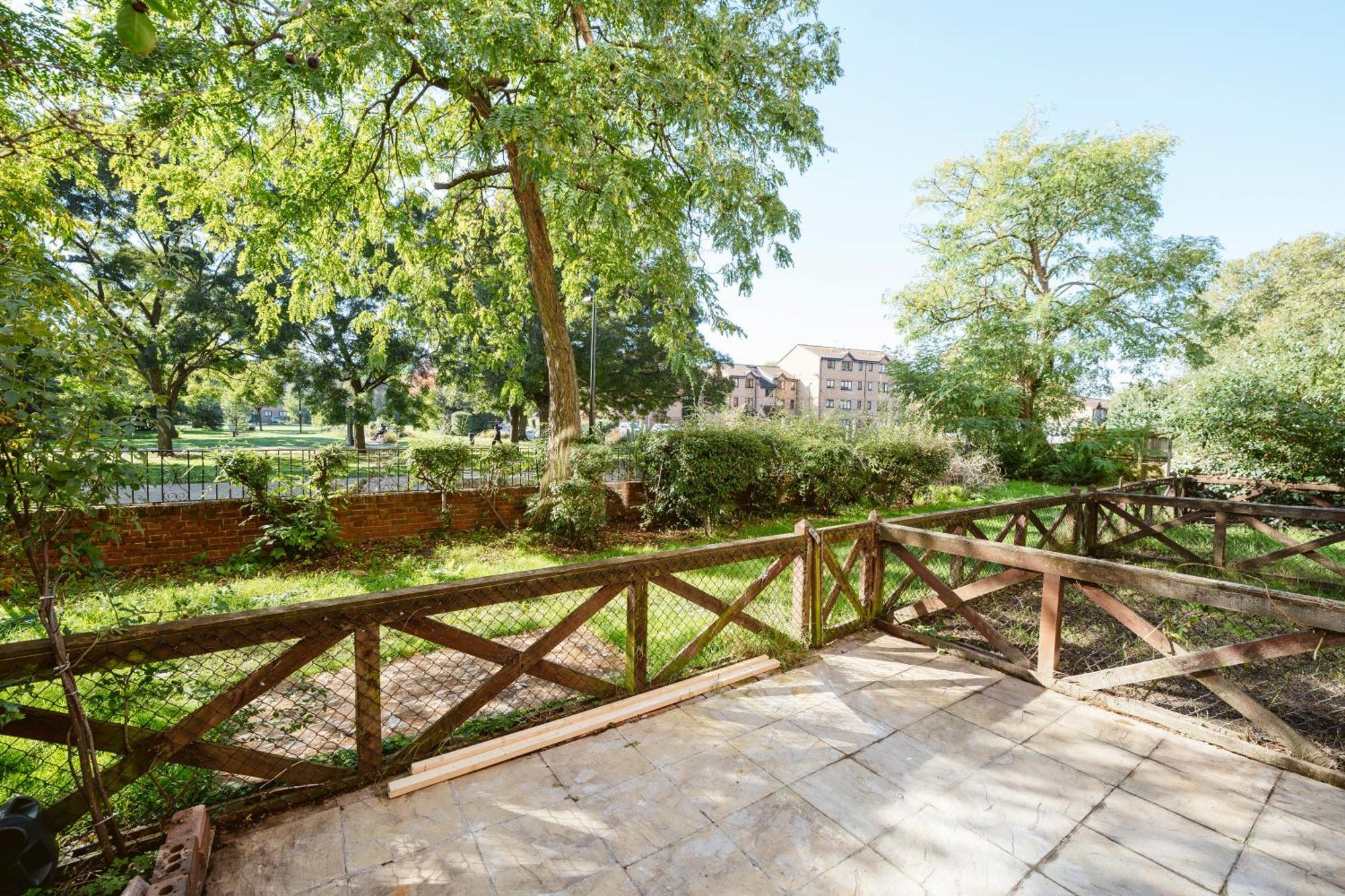 Deptford Bridge Double Rooms Лондон Экстерьер фото