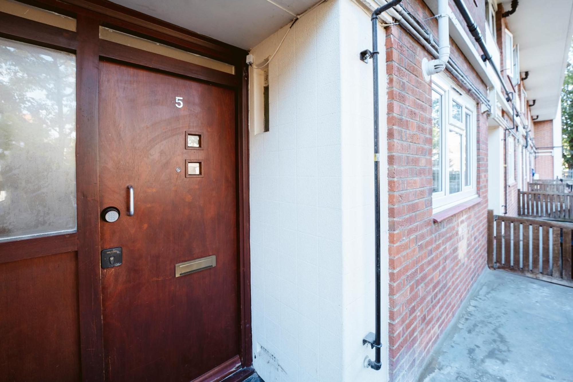 Deptford Bridge Double Rooms Лондон Экстерьер фото