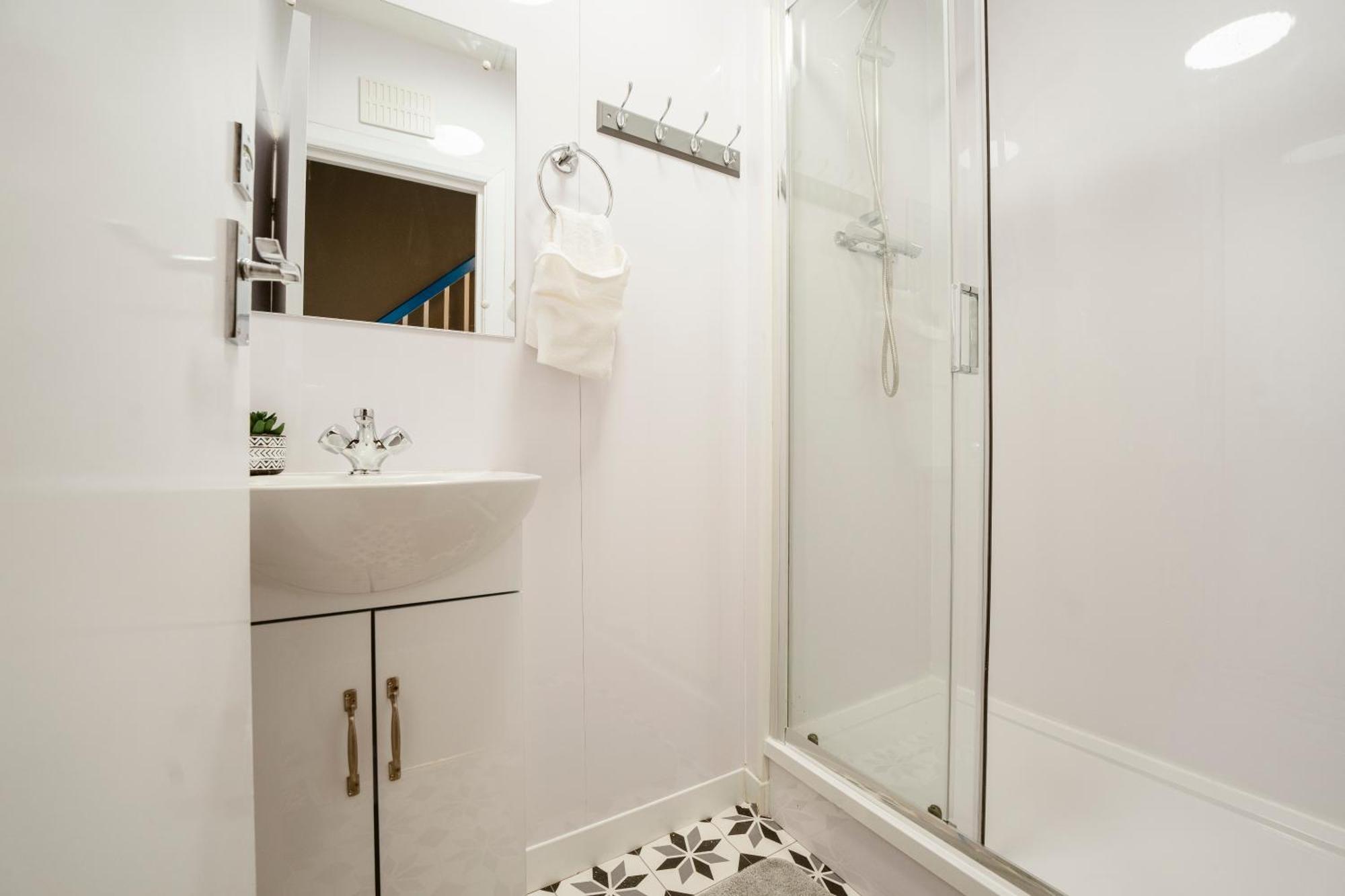 Deptford Bridge Double Rooms Лондон Экстерьер фото